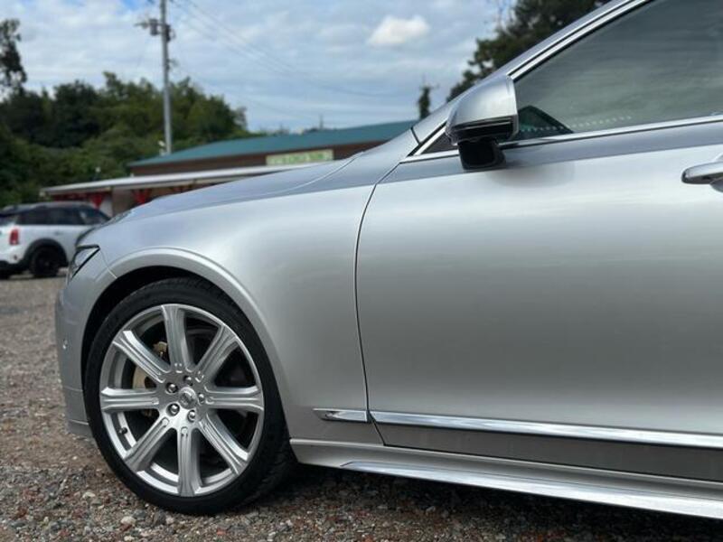 V90