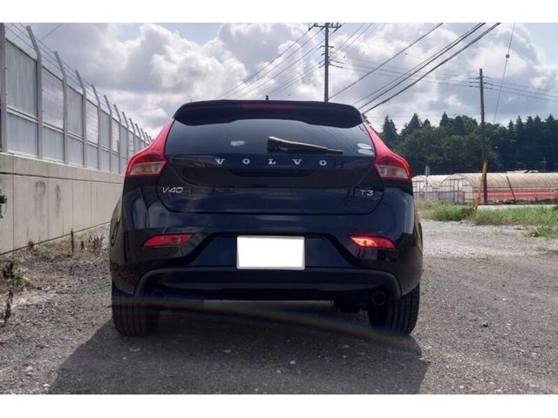 V40