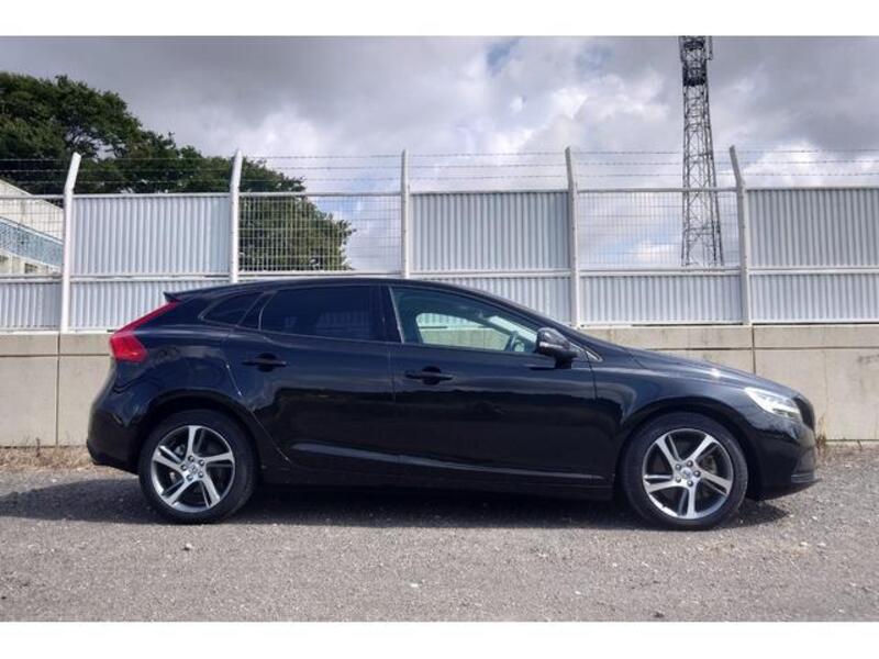 V40