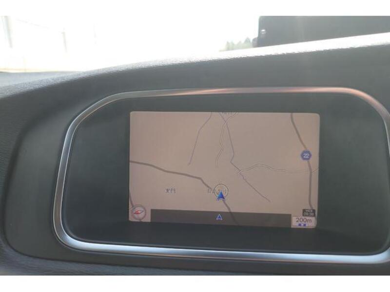V40