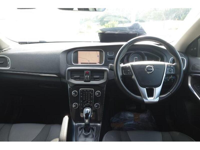 V40