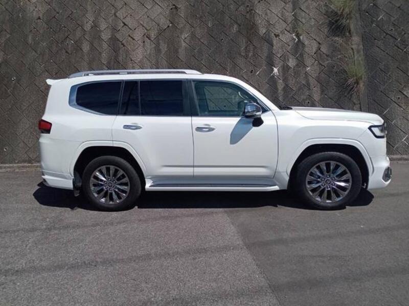 LAND CRUISER