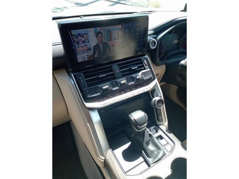 LAND CRUISER