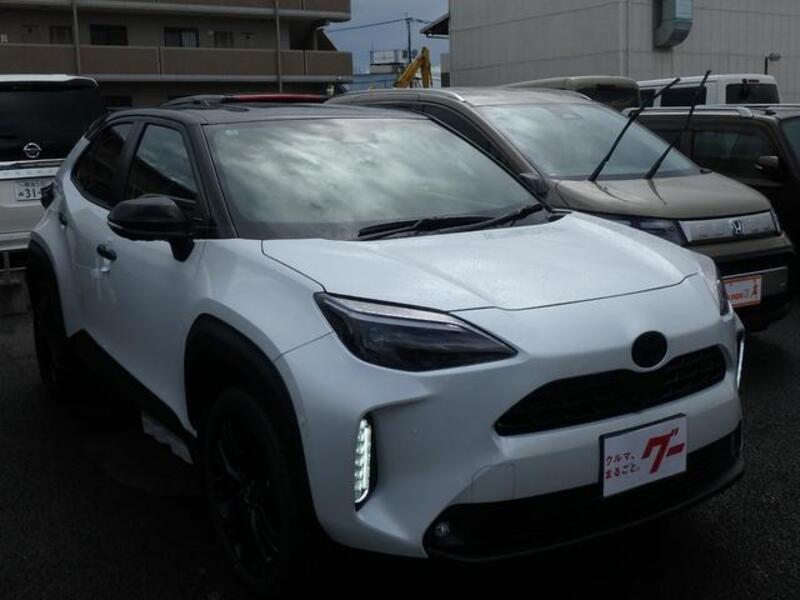 YARIS CROSS