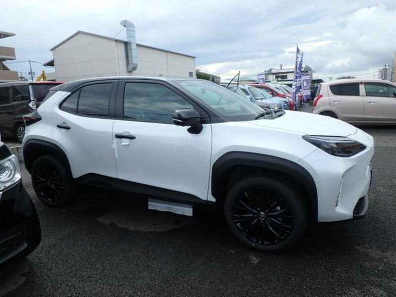 YARIS CROSS