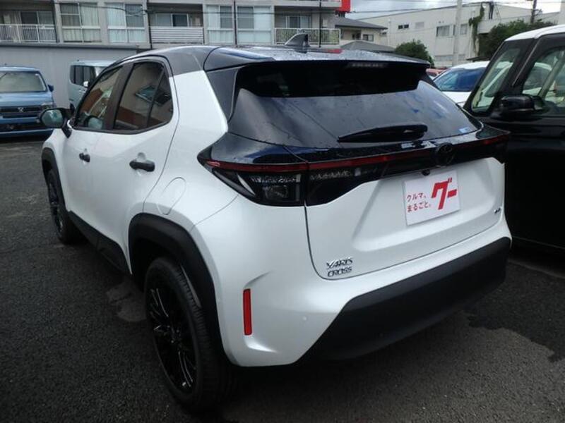 YARIS CROSS