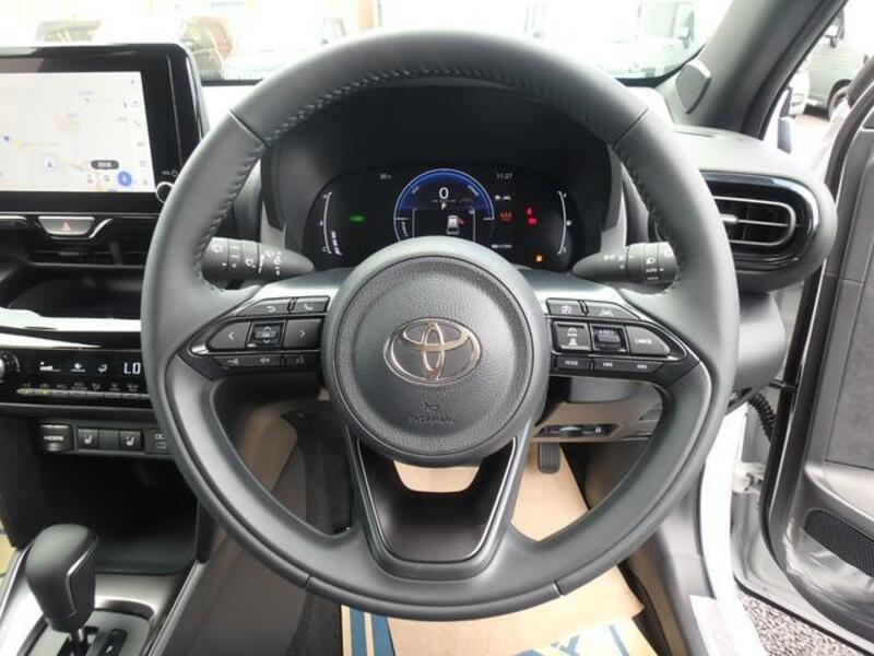 YARIS CROSS