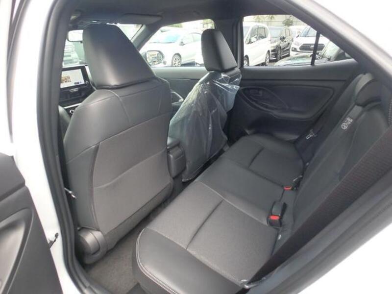 YARIS CROSS