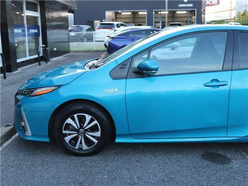 PRIUS PHV