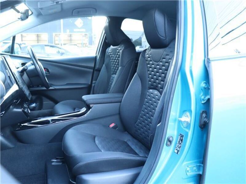 PRIUS PHV