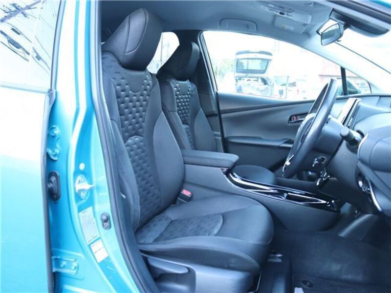 PRIUS PHV