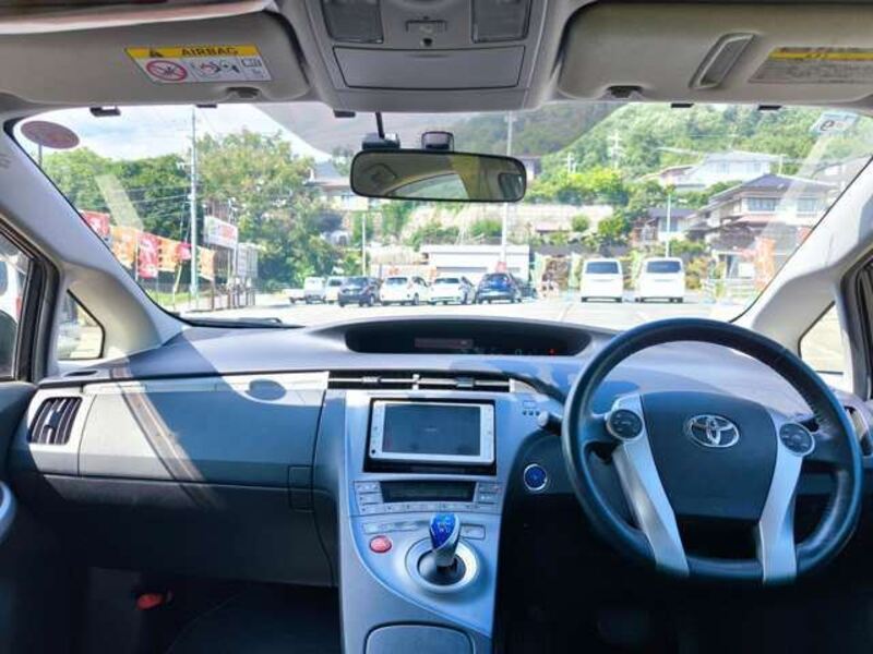 PRIUS PHV