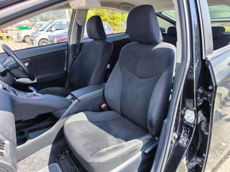 PRIUS PHV
