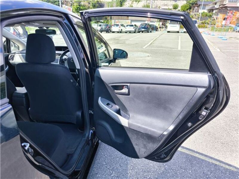 PRIUS PHV