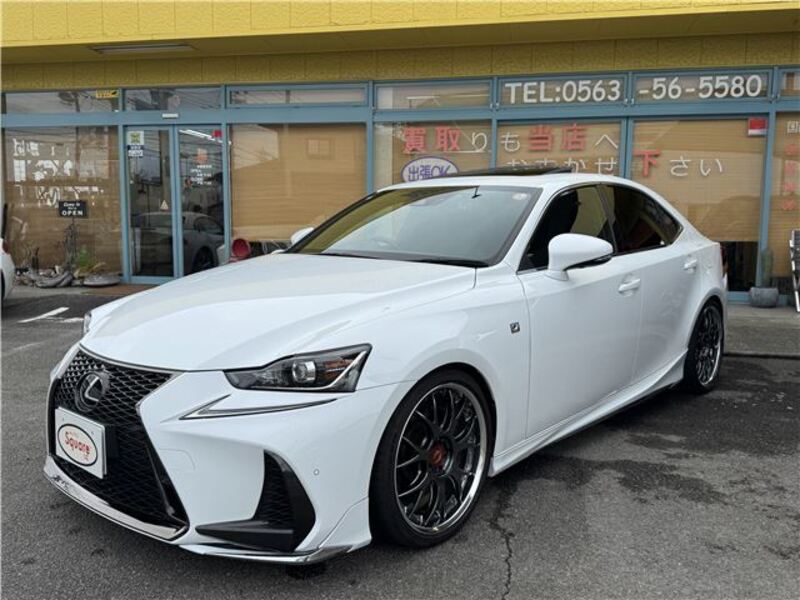 LEXUS IS
