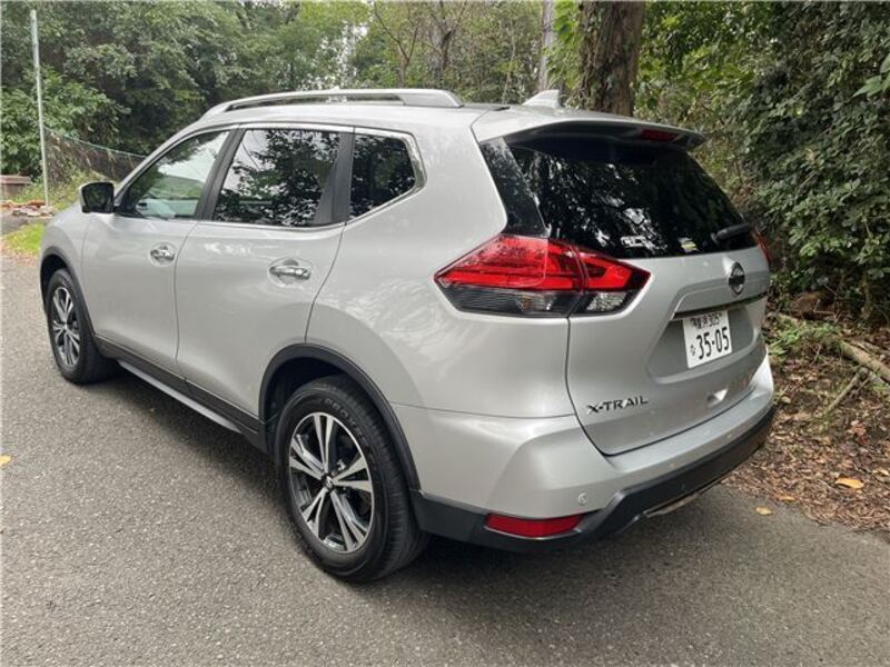 X-TRAIL