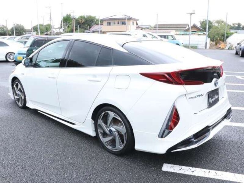 PRIUS PHV