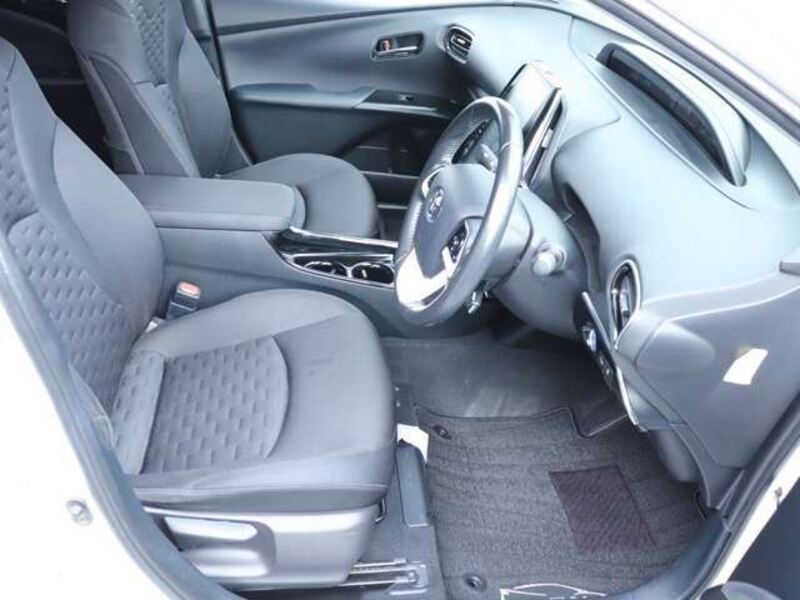 PRIUS PHV