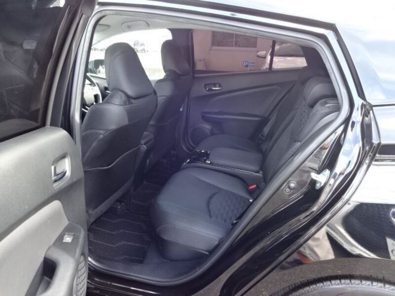 PRIUS PHV