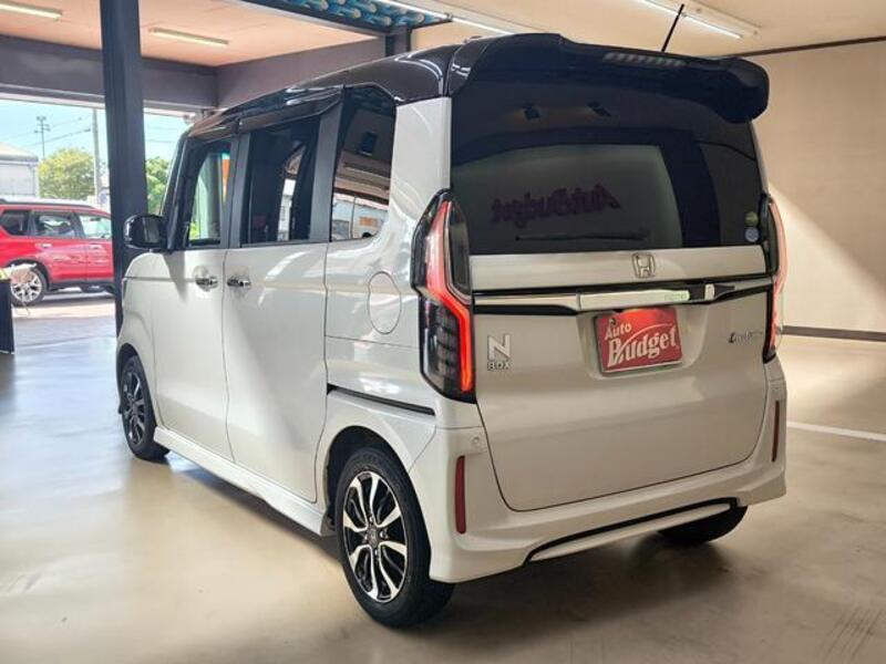 N BOX CUSTOM