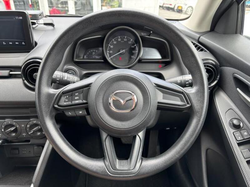 MAZDA2
