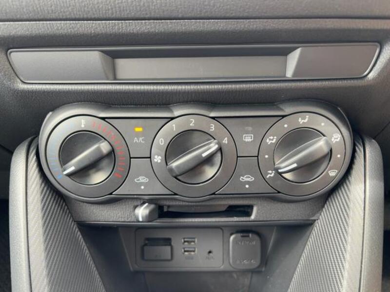 MAZDA2