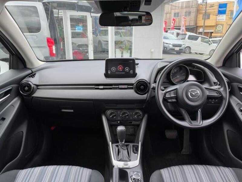 MAZDA2