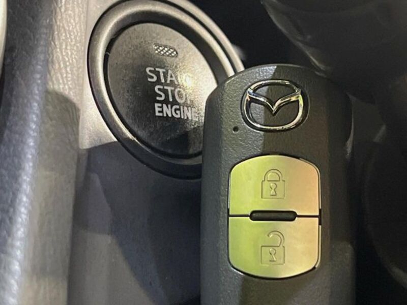 MAZDA2
