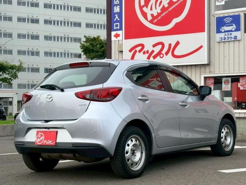 MAZDA2