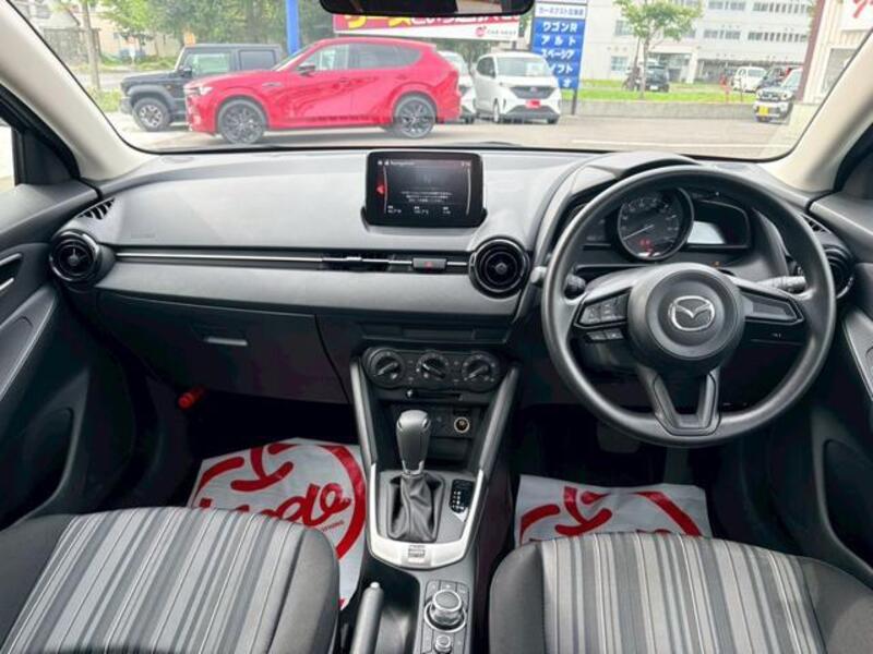 MAZDA2