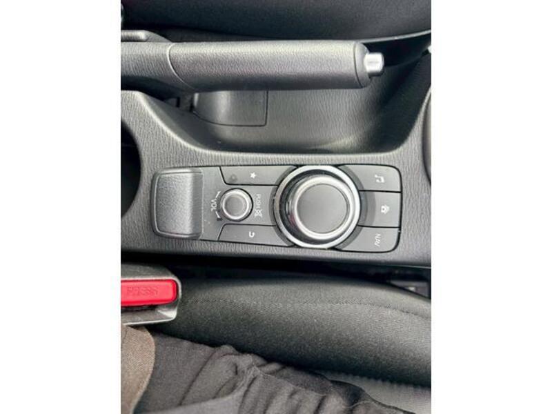 MAZDA2