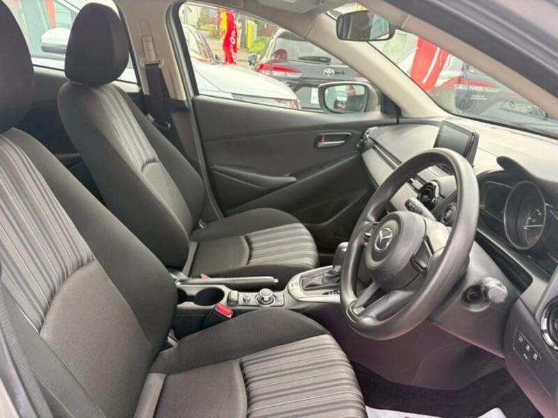 MAZDA2