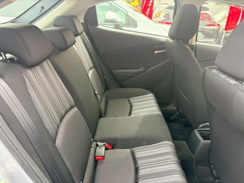 MAZDA2