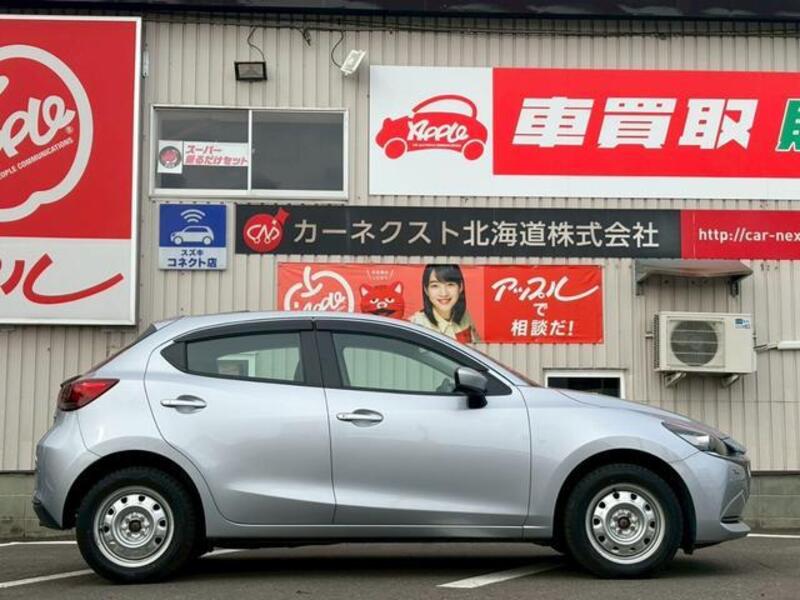 MAZDA2