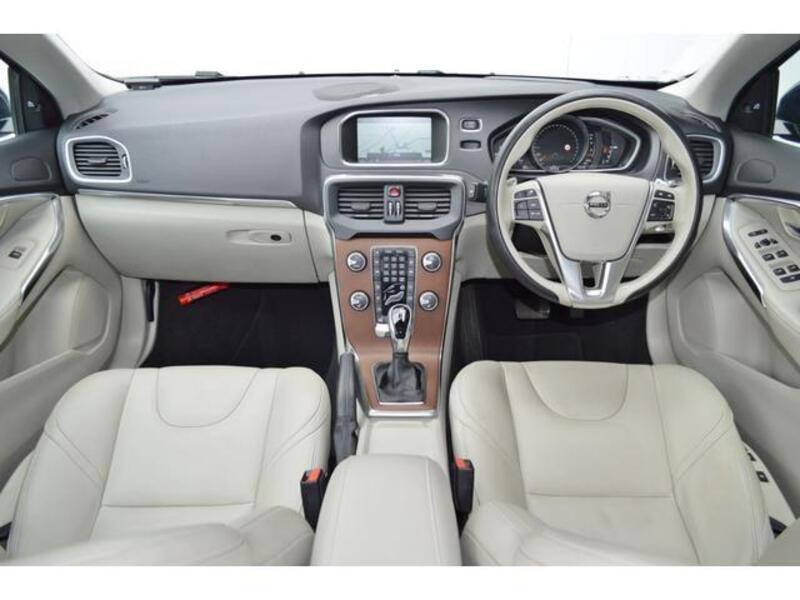 V40