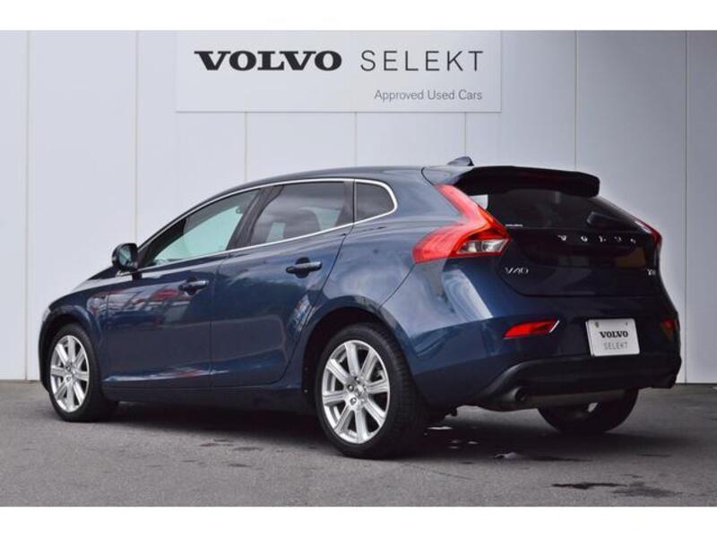 V40