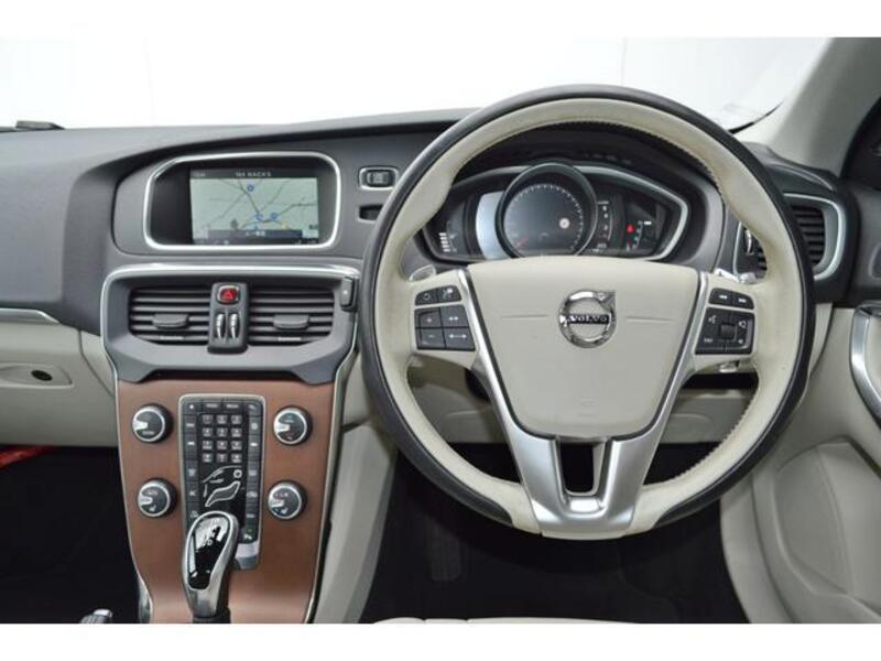 V40