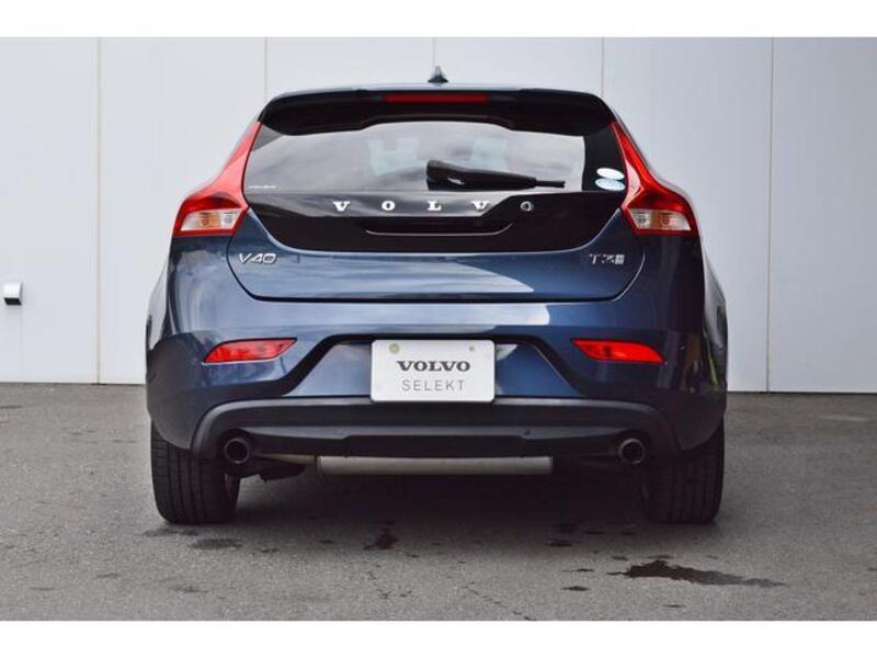 V40