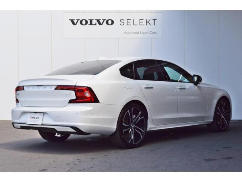 S90
