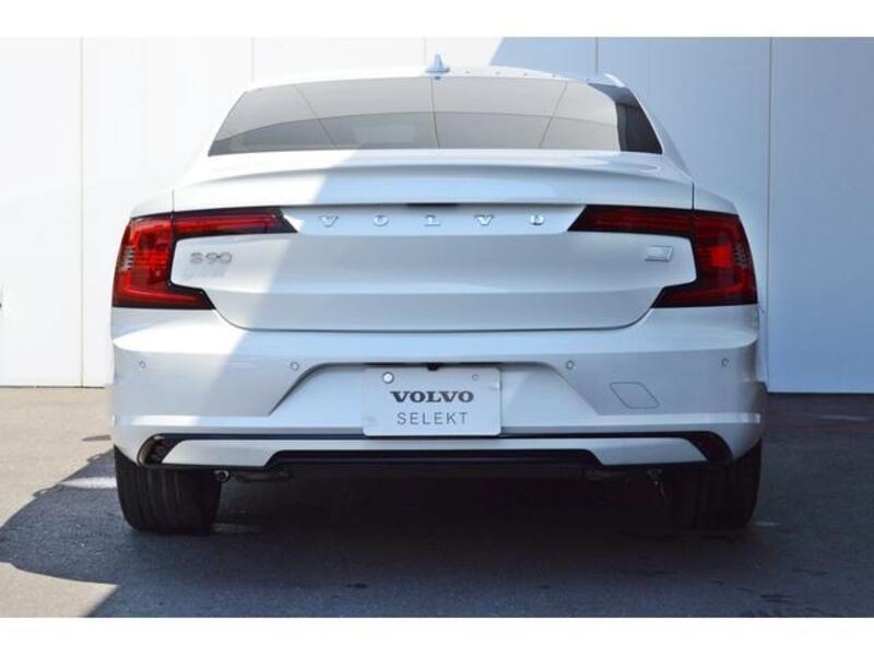 S90