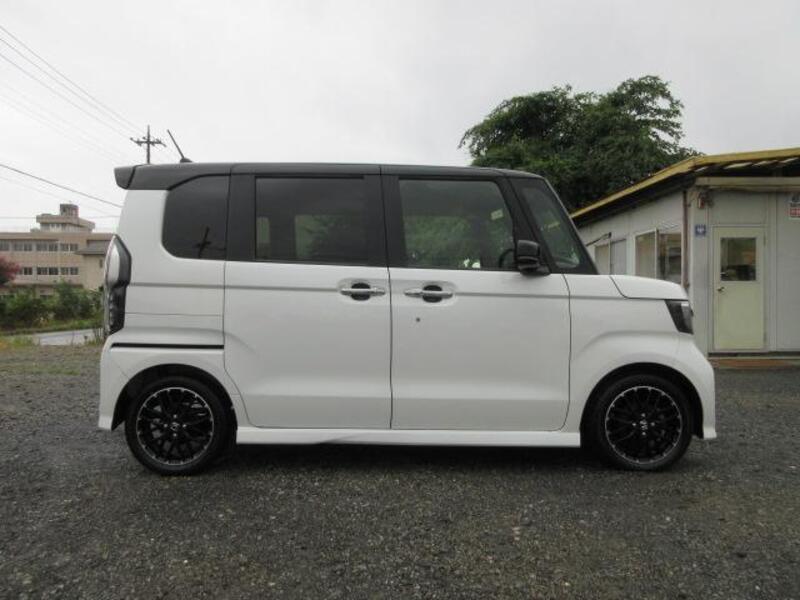 N BOX CUSTOM