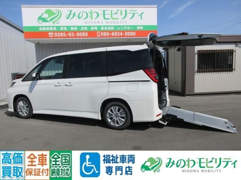TOYOTA NOAH