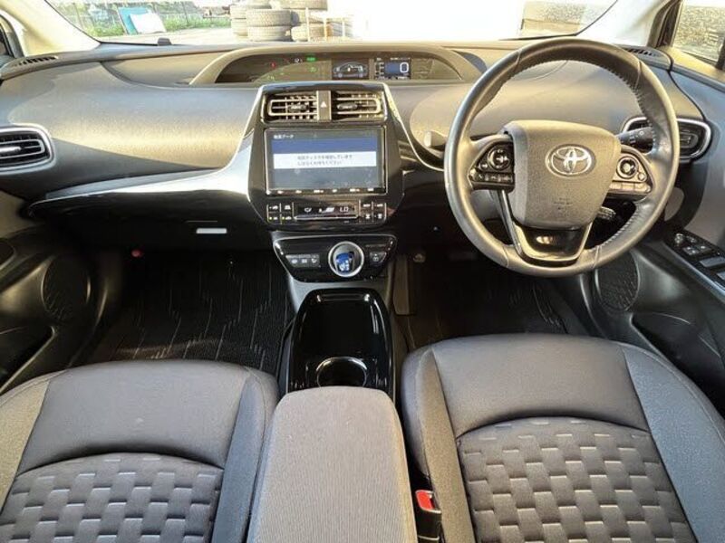 PRIUS PHV