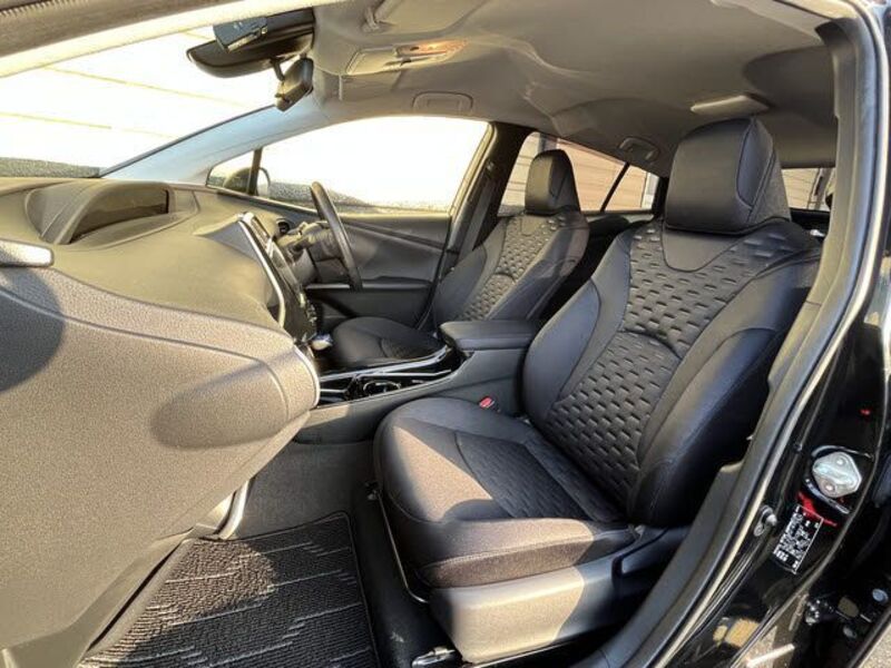 PRIUS PHV