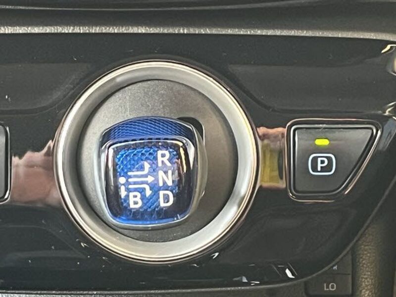 PRIUS PHV