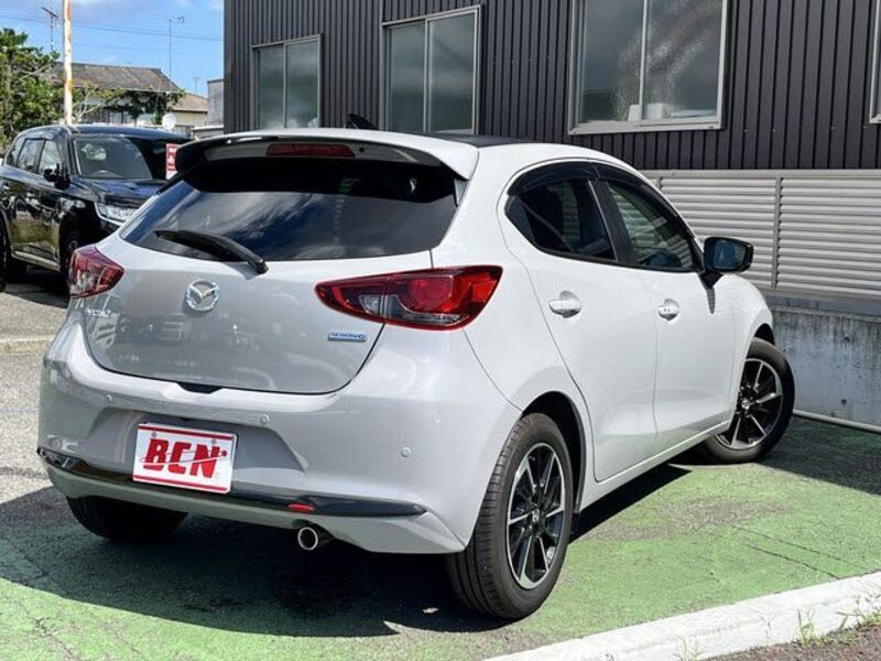 MAZDA2