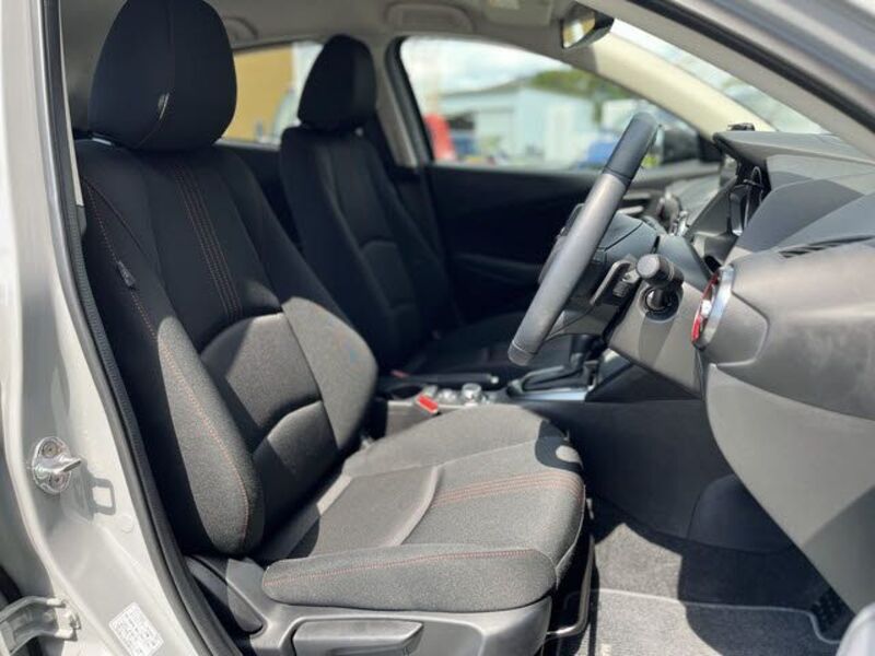 MAZDA2