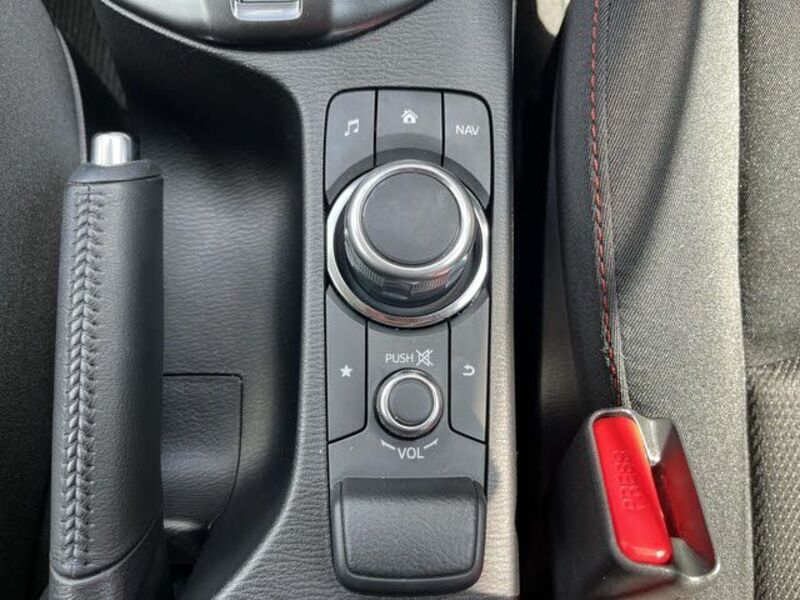 MAZDA2