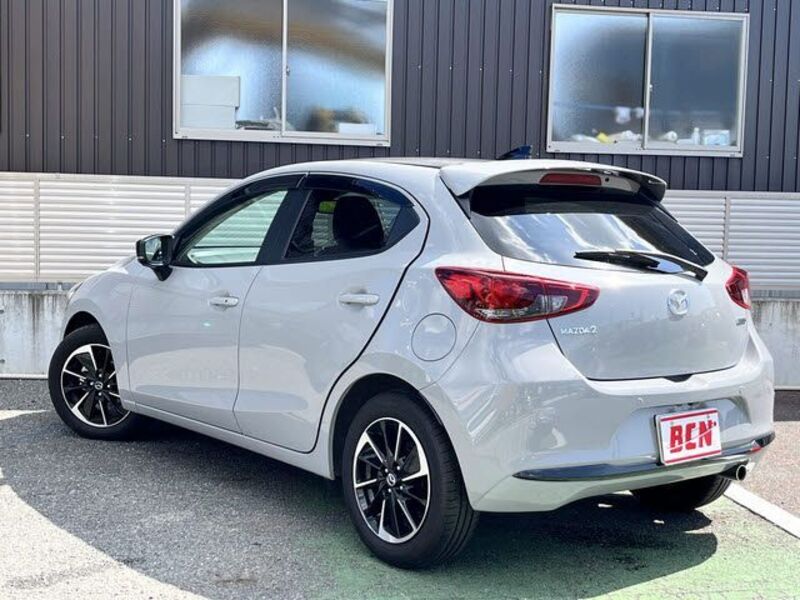 MAZDA2