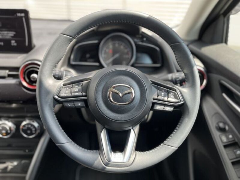 MAZDA2